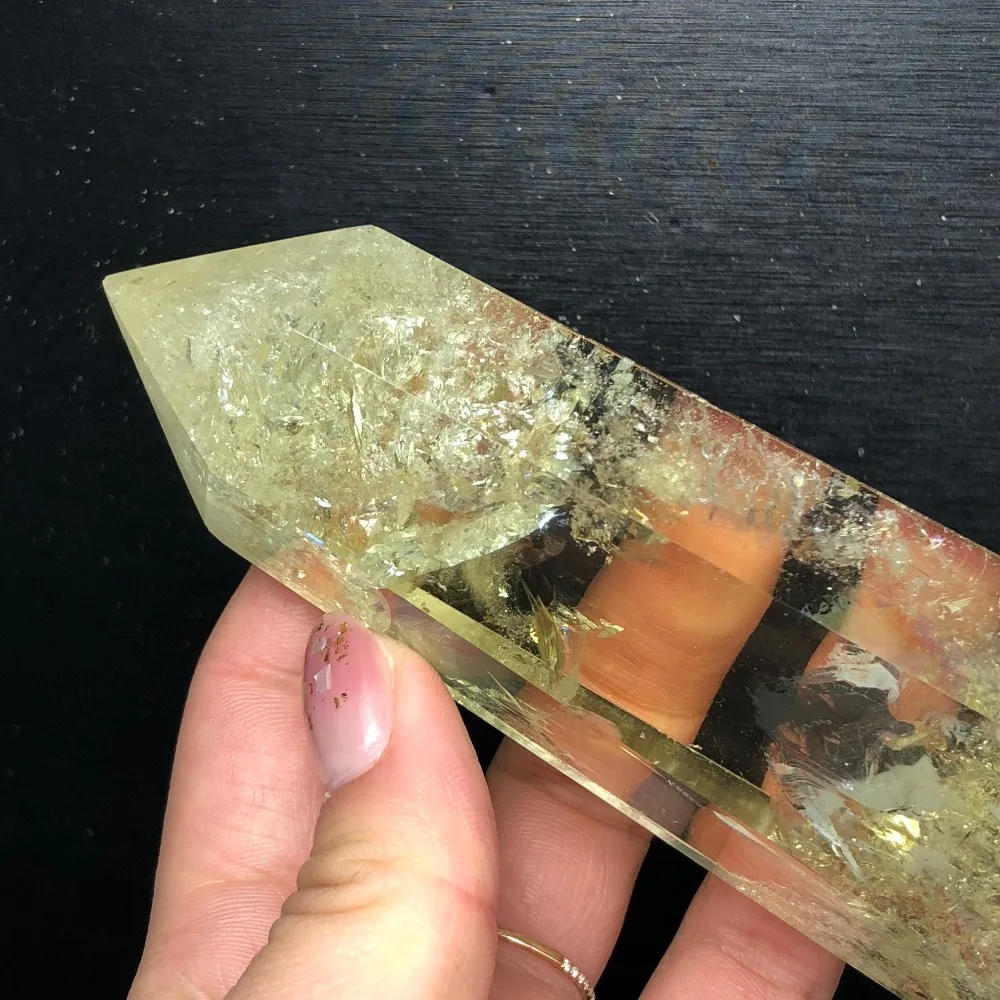 Natural high concentration topaz rainbow crystal carving meditation reiki healing crystal, beautiful crafts home decoration deco