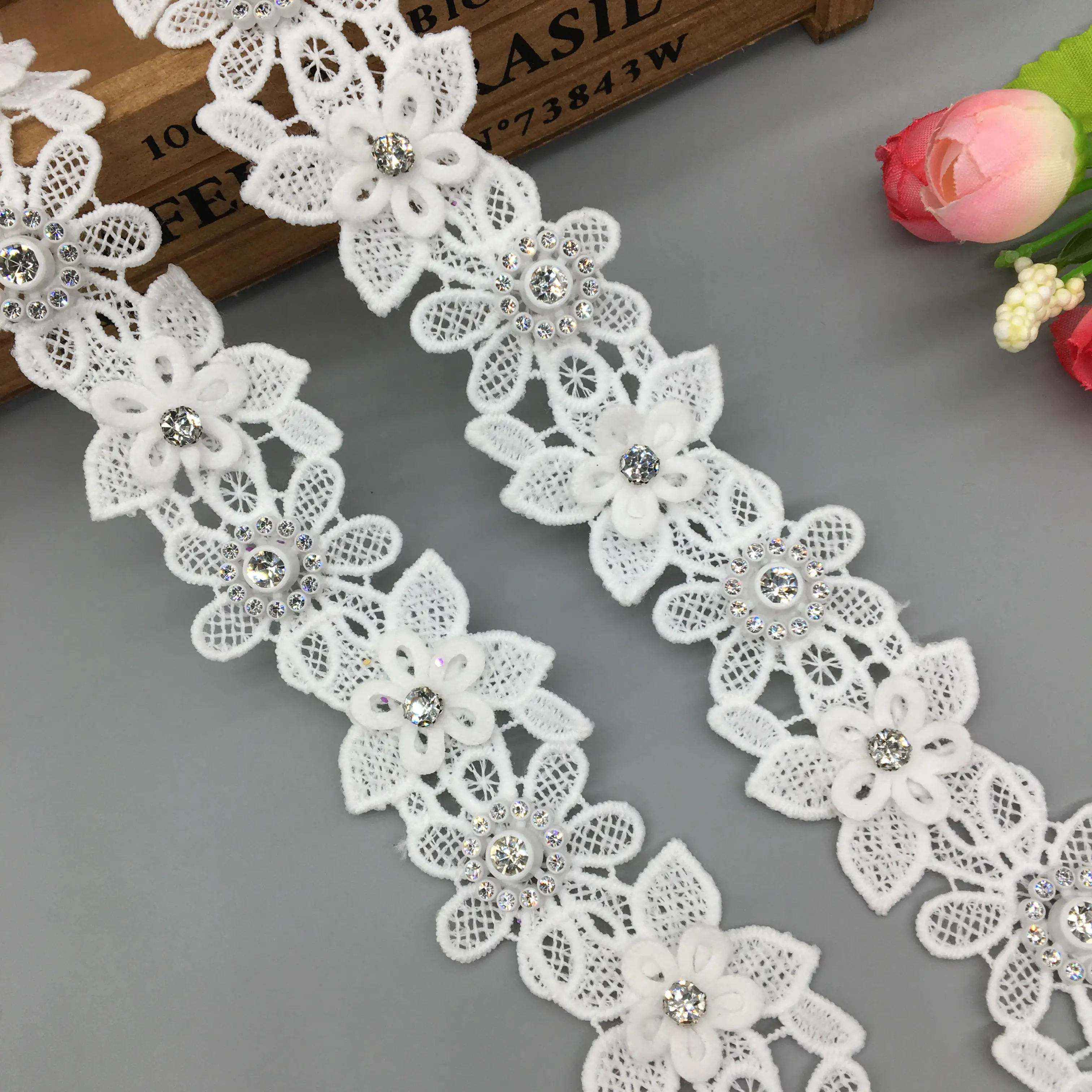 1 yard Polyester White Pearl Rhinestones Flower Embroidered Lace Trim Ribbon Applique DIY Manual Wedding Sewing Craft Decoration | Дом и сад