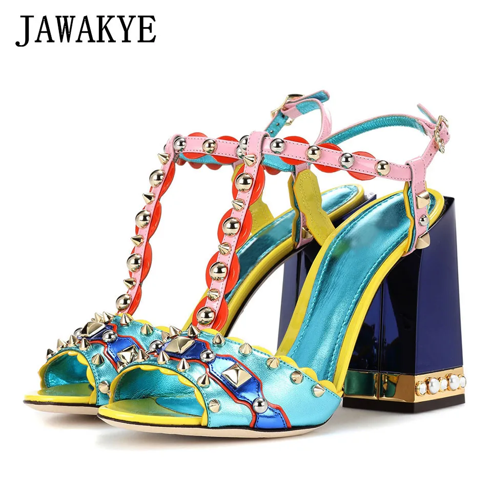 Новинка 2018 сексуальные женские сандалии с заклепками украшенные стразами туфли