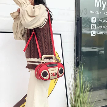 

Trend radio Female Bag Hand Luggage Shoulder Chain Diagonal Package Billiards Styling Personality Creative Women Single Zipper