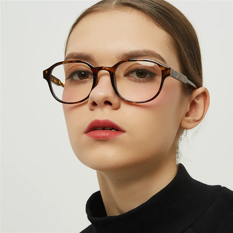 

Many horses glasses manufacturers selling black box flat lens; male and female retro square frames