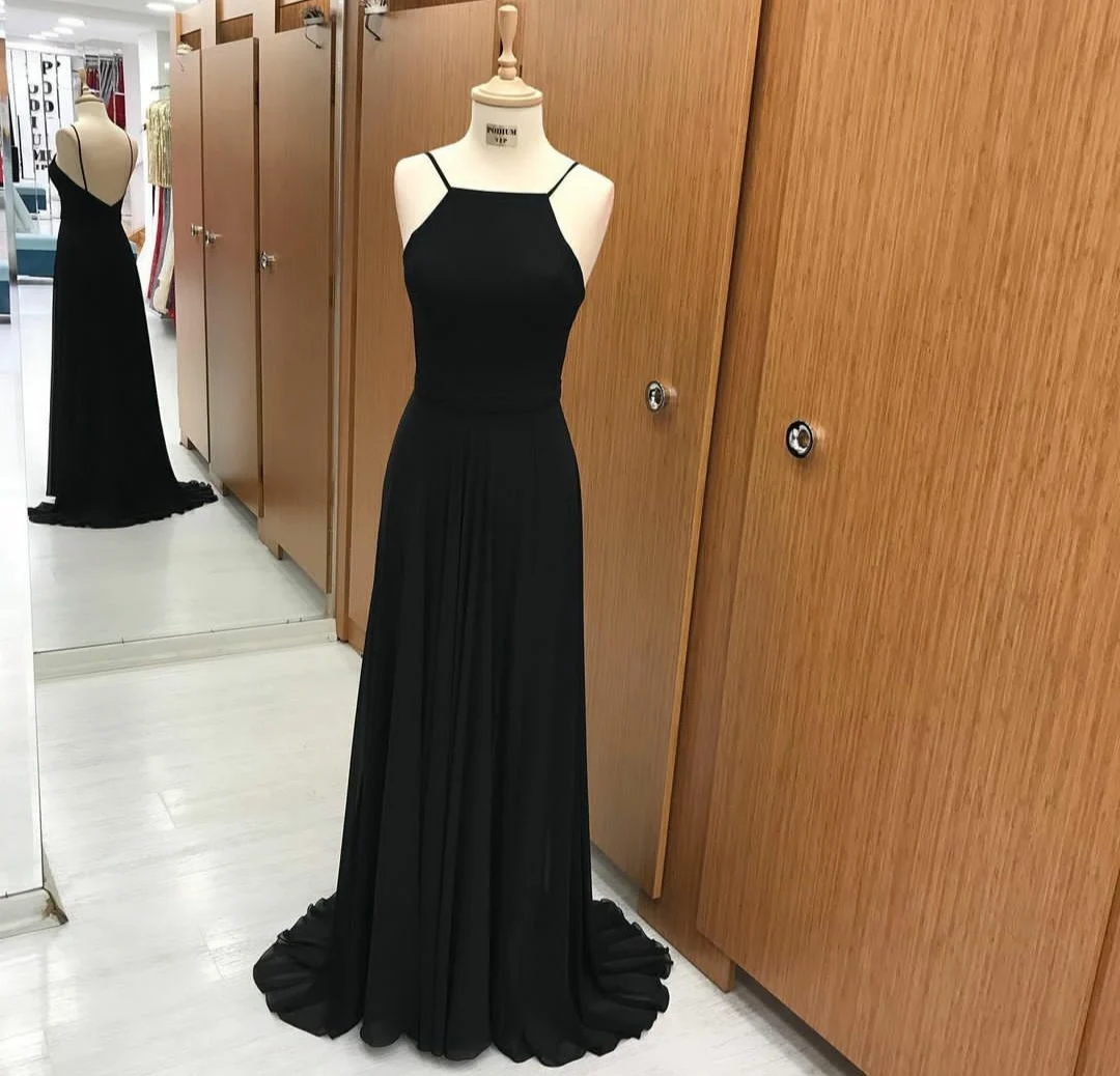 

Elegant Long Halter A-Line Black Bridesmaid Dresses Chiffon Floor Length Criss Cross Back Pleated Robes de Soirée for Women