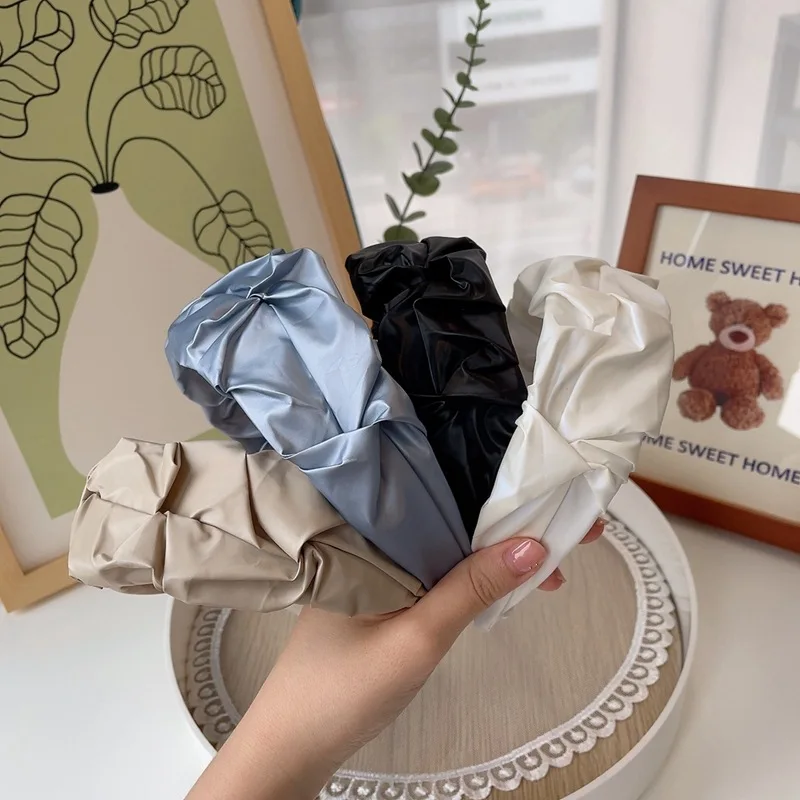 Рисунок 2 - Женский ободок с пятью цветами