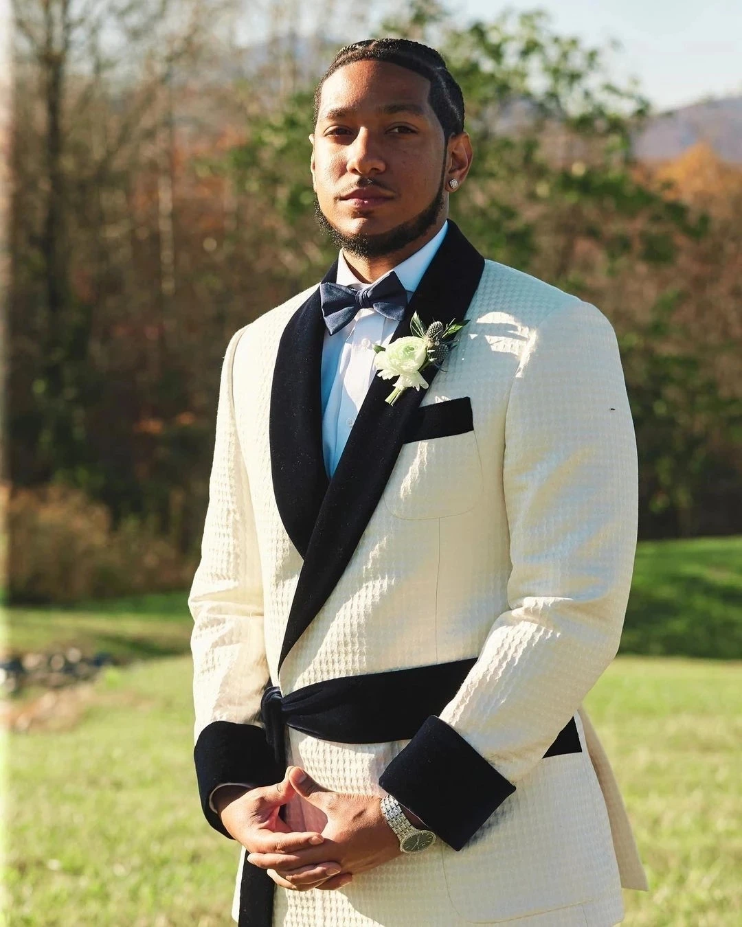 

New Arrival Ivory Blazer Black Velvet Shawl Lapel Men Suits With Belt Tuxedo Groom Wedding Prom Slim Fit Jacket Custom Made Set