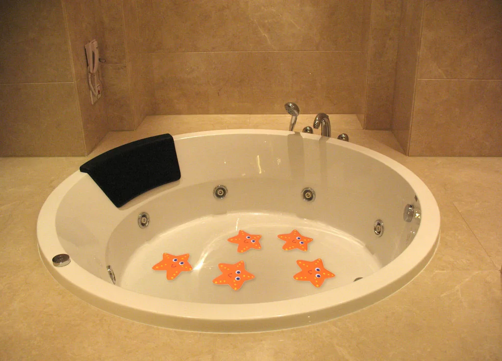 5pcs Anti Slip Grip Non-Slip Safety Flooring Bath Tub &Shower Stickers