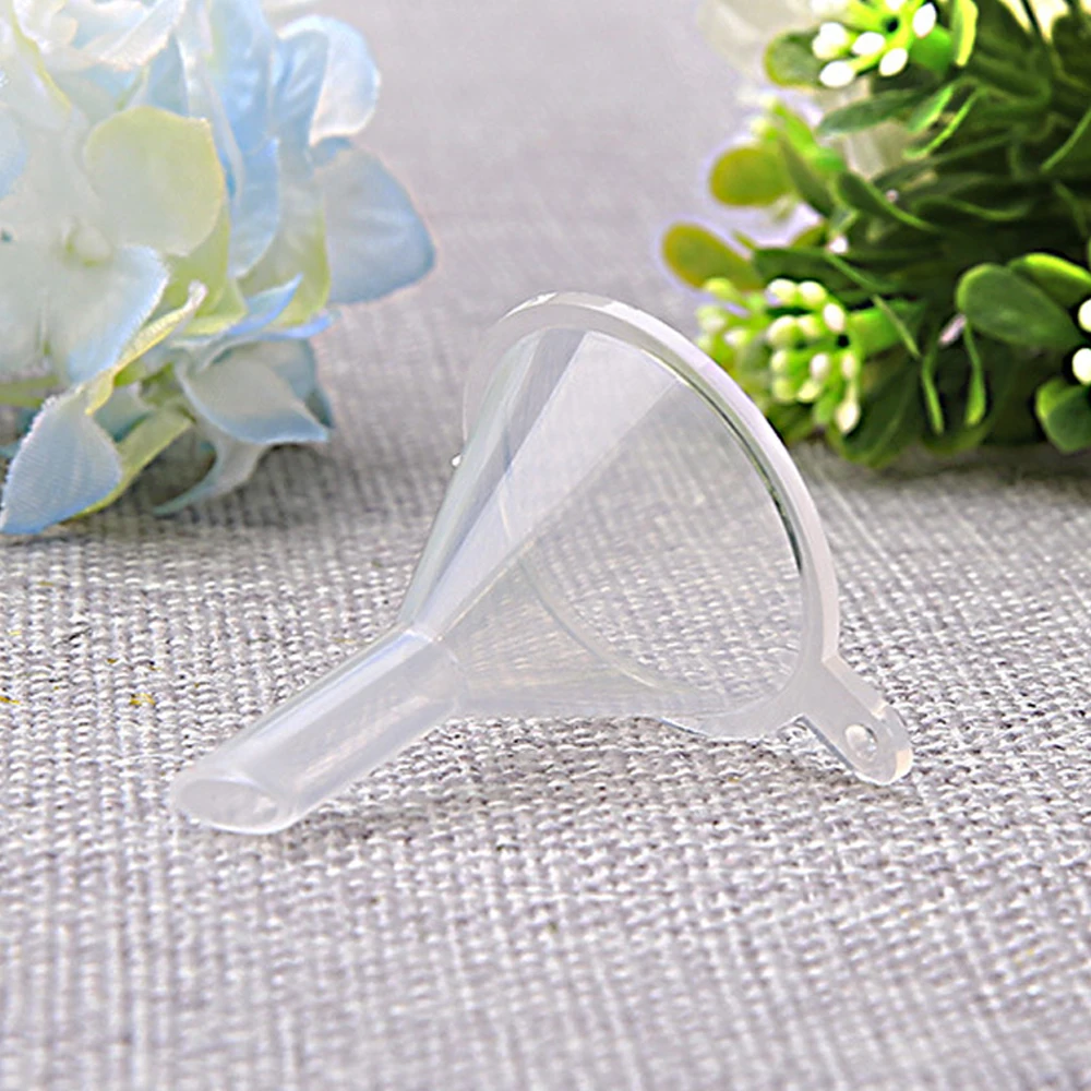 

1 Pack mini transparent plastic funnel Hopper Kitchen cooking Accessories gadgets emulsion Packing auxiliary tool