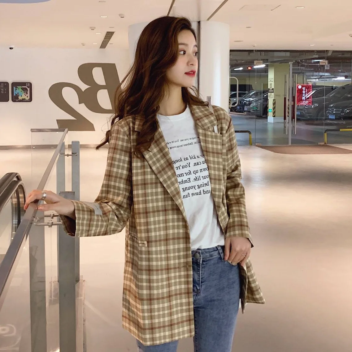 

Photo Shoot CHIC England Retro Plaid Khaki Mid-length Loose-Fit Versatile Single Breasted Small Suit Coat Women's OL