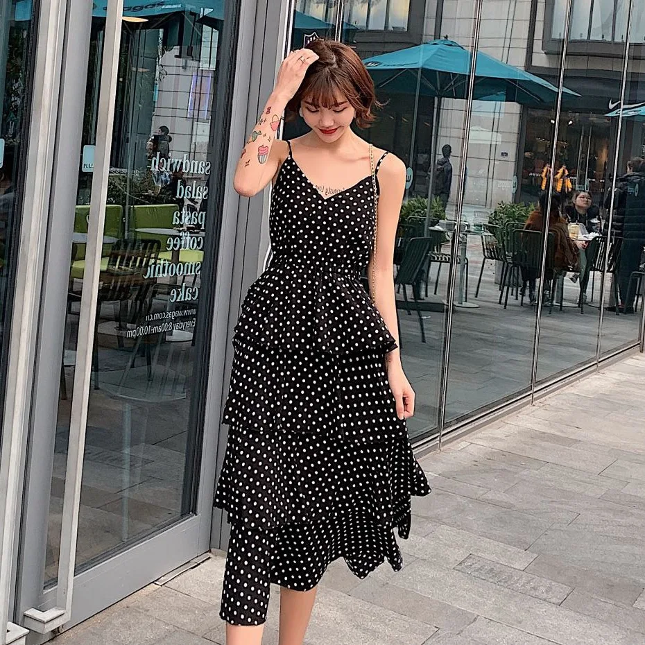 

Photo Shoot CHIC Sweet French Black Polkadot Long Slim Fit Waist Hugging Camisole Vacation Style V-neck Cake Dress