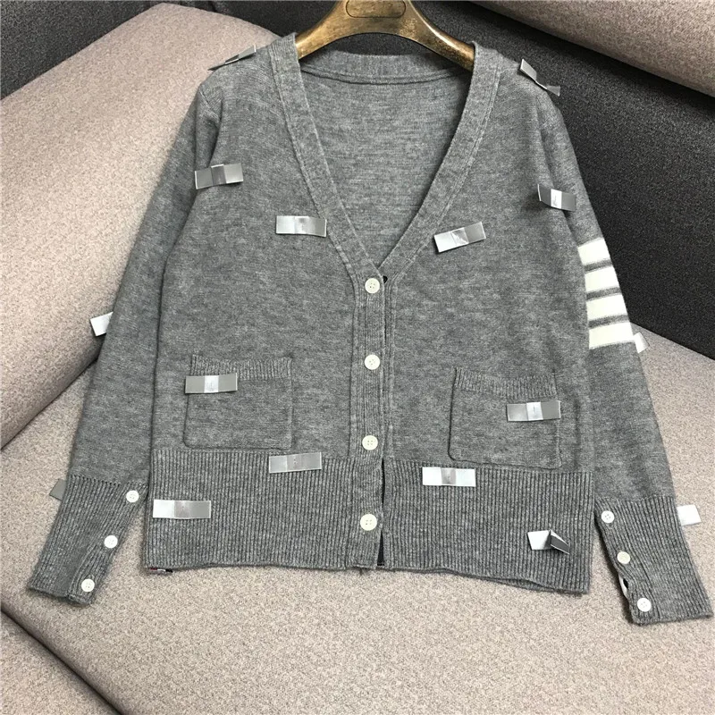

Luxury Brand Designer Knitted Sweater for Women Causel V Neck Striped Bow Pocket Loose Grey Knitted Sweater Cardigan