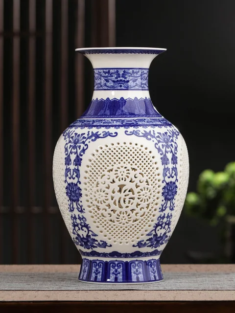 Jingdezhen Hollow Vase Ceramic Ornament Living Room Chinese Style Dry Flower Creative Blue And White Porcelain Vase Flower Craft 1