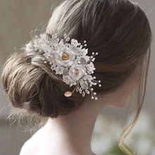 Golden Flower Bridal Tiara Wedding Hair Comb Classic Western Wedding Headwear for Bride Hair Pins Bridal Tiaras Hair Jewelry
