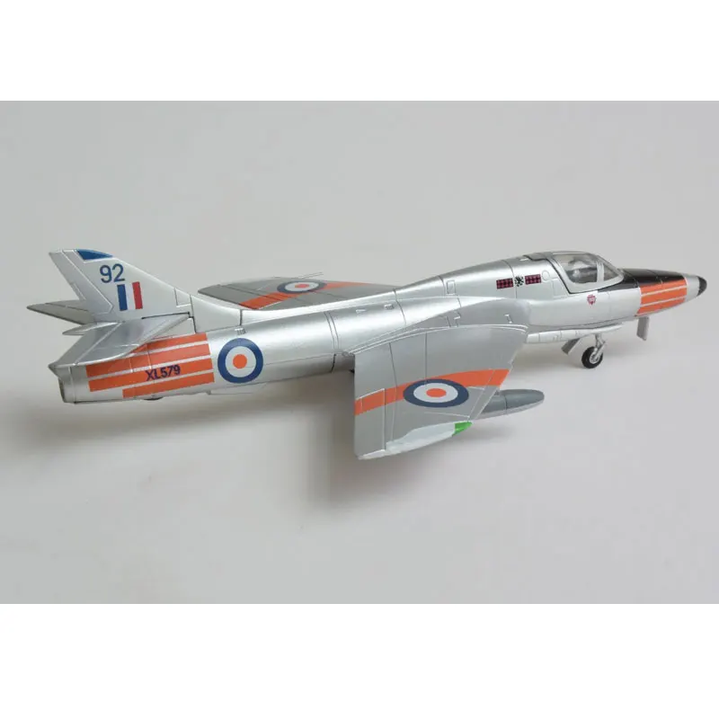AMER 1/100 Scale UK 41. Модель военного самолета из литого металла Hawker Hunter T.7 игрушка для