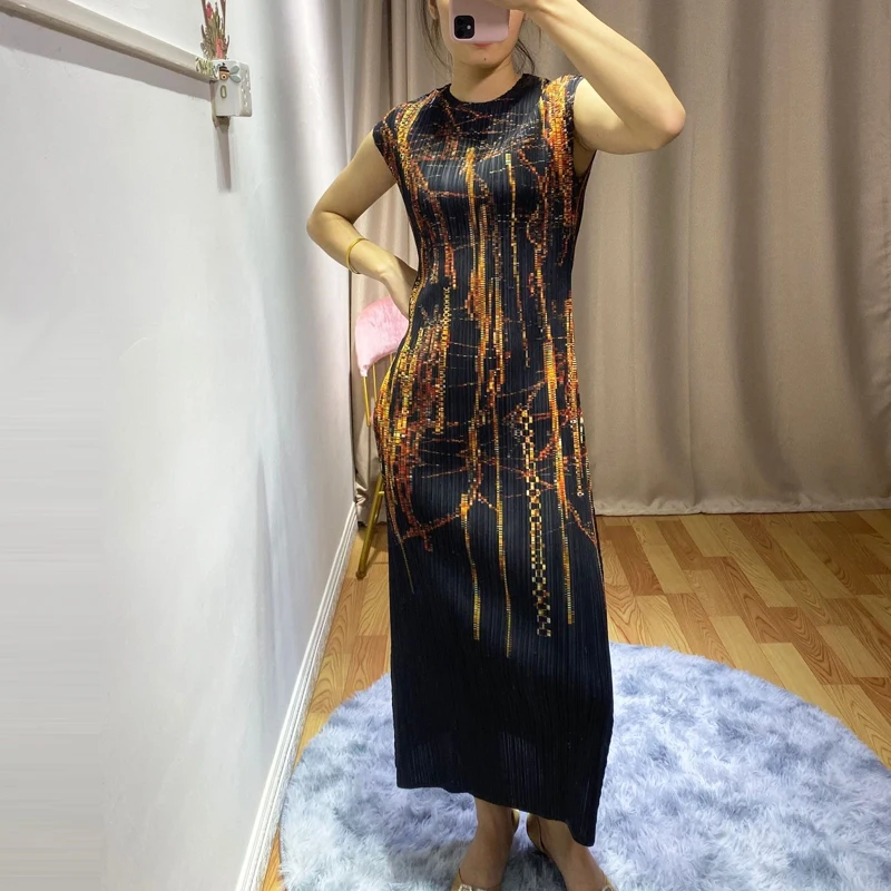 Spring and Summer MIYAKE pleated printed dress round neck sleeveless slim long section pleats dresses free shipping