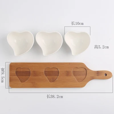 Белая керамическая чаша бамбуковый деревянный поднос фруктов приправ поднос и десерты сервировочный лоток 3 миски - Цвет: heart