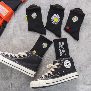 

2020 New Trend G-Dragon Embroidery Daisy Same desigin Cotton Letter Floral Short Socks women Men Happy Funny Skateboard sock