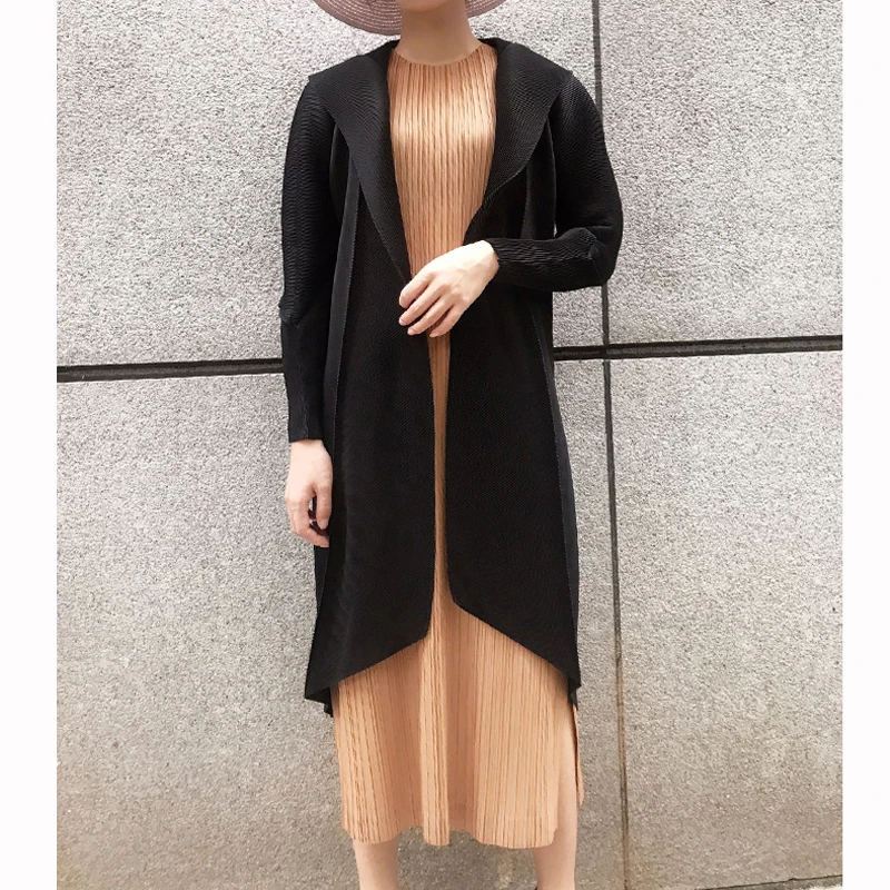 MIYAKE fold autumn new style black Lapel long sleeve large size thin medium length cardigan trench free shipping