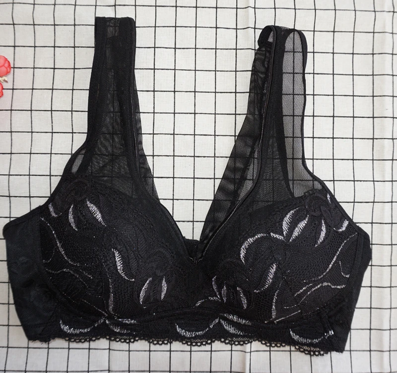 Comfortable Sexy Bras Show Charm Sexy Push Up Bra Exquisite Wire Free Women Lingerie Breathable Lace Bra Full