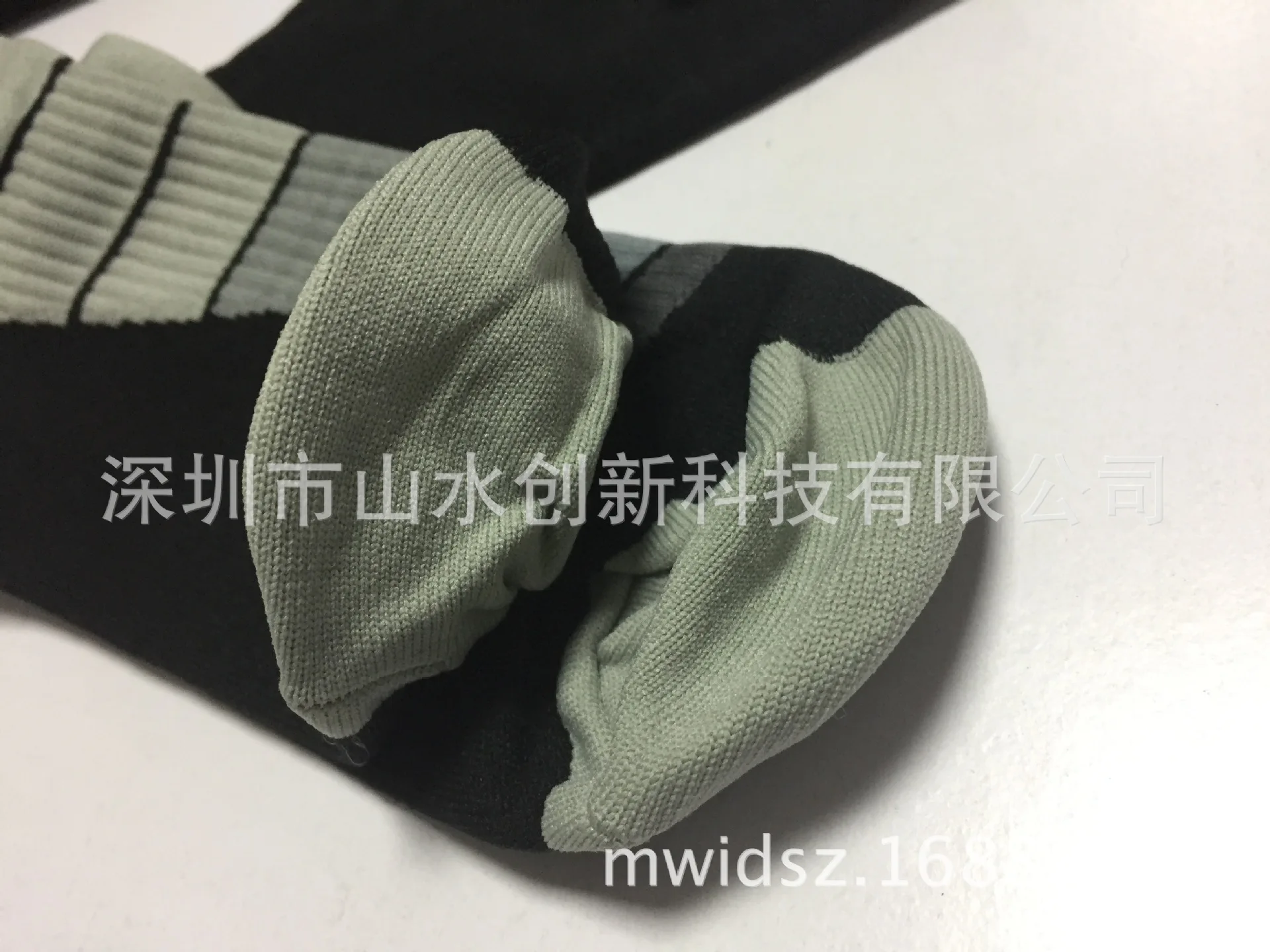 Currently Available New Style Spring Anti-off Silk Nylon Sports Adult Socks Pressure Socks Tube Manufacturers Wholesale