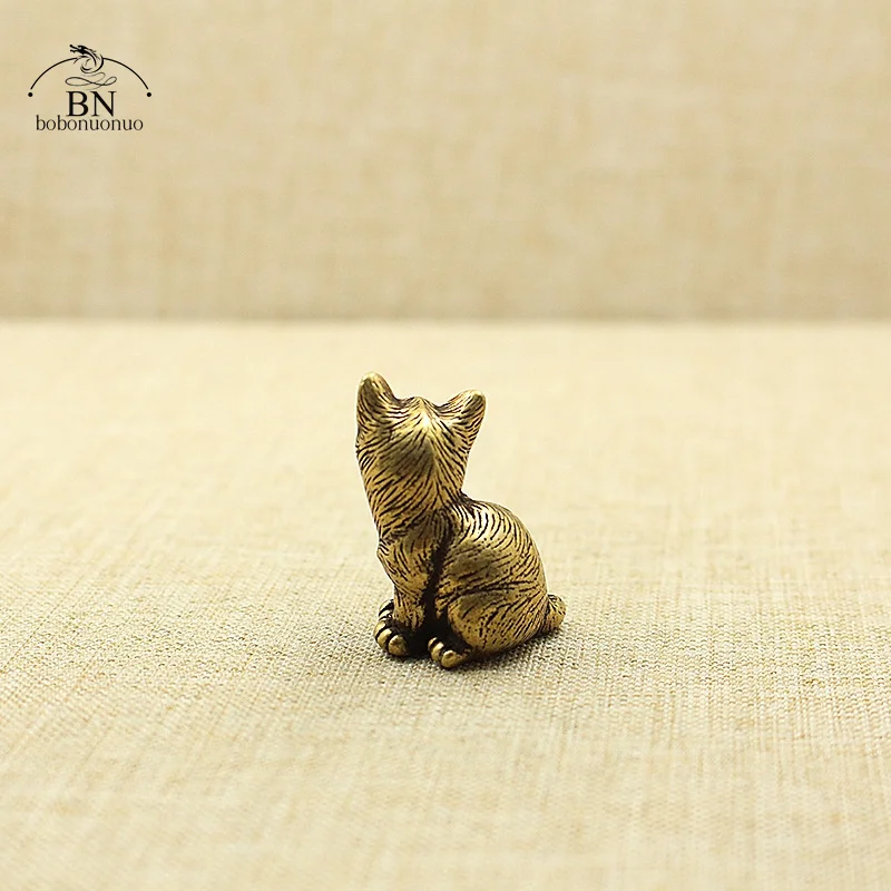 Available Brass Cute Cats Figurines Miniatures Desktop Ornaments Classical Small Animal Tea Pet Home Decors Accessories