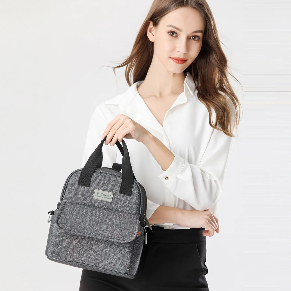 

Single shoulder double ice pack Upper and lower levels of independent space Shoulders adjustable Ice pack Thermal insulation bag