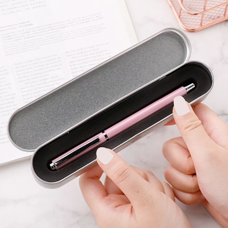 Рисунок 2 - Пустой футляр для ручек