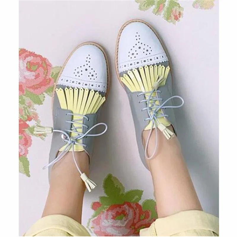 New Women Soft Leather Oxfords Shoes Hand-made Leisure Lace-up Brogues Wingtips Shoes For Ladies Caved Tassel Flats
