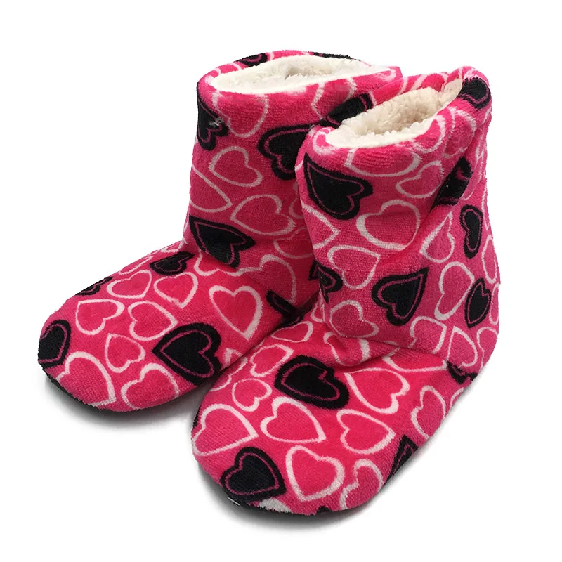 Зимние ботинки; женские домашние тапочки; рождественские домашние носки с сердечками; теплые флисовые тапочки; меховая плюшевая домашняя обувь - Цвет: Розовый
