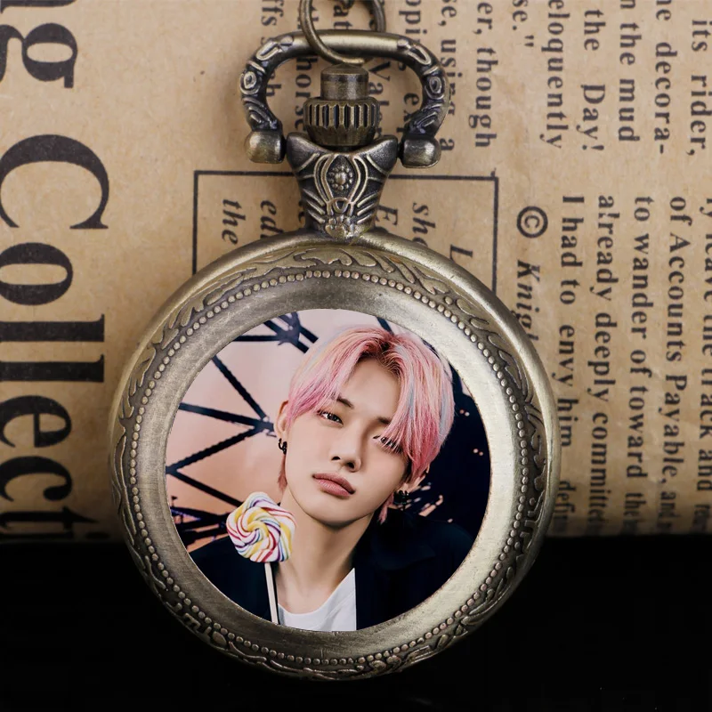 Кварцевые часы Kpop Txt в античном стиле модные тематические карманные с подвеской