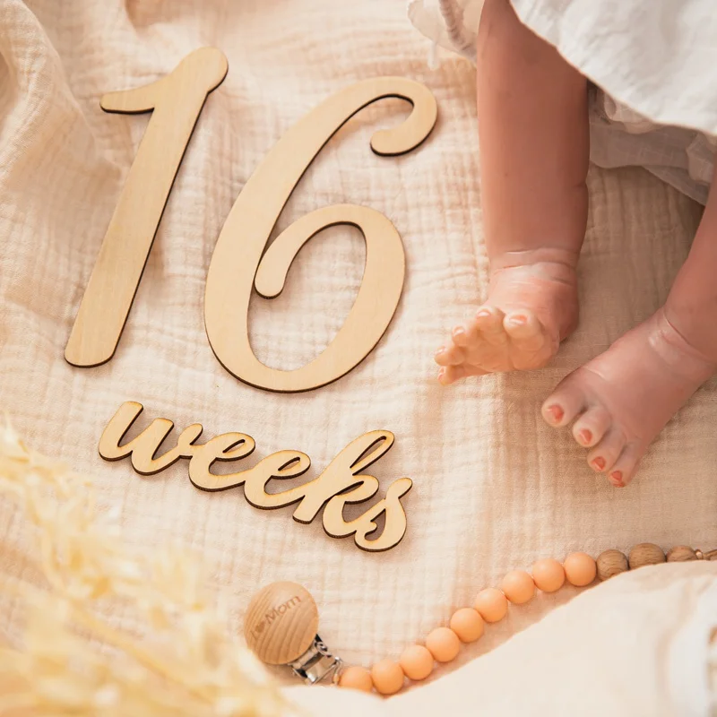 19pcs/Lot Baby Milestone Cards Wooden Photography Milestones Memorial Monthly Newborn Commemorativenir Newborn Photo Accessories newborn photos