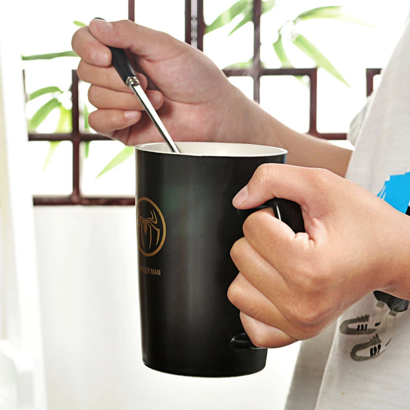 Керамические чашки креативные Мстители кофейная кружка с крышкой и ложкой 400 мл Путешествия Черный Чай Молоко Кофе Кружки фарфоровая чашка Хеллоуин