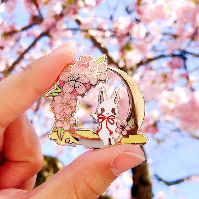 The classic sakura brooch