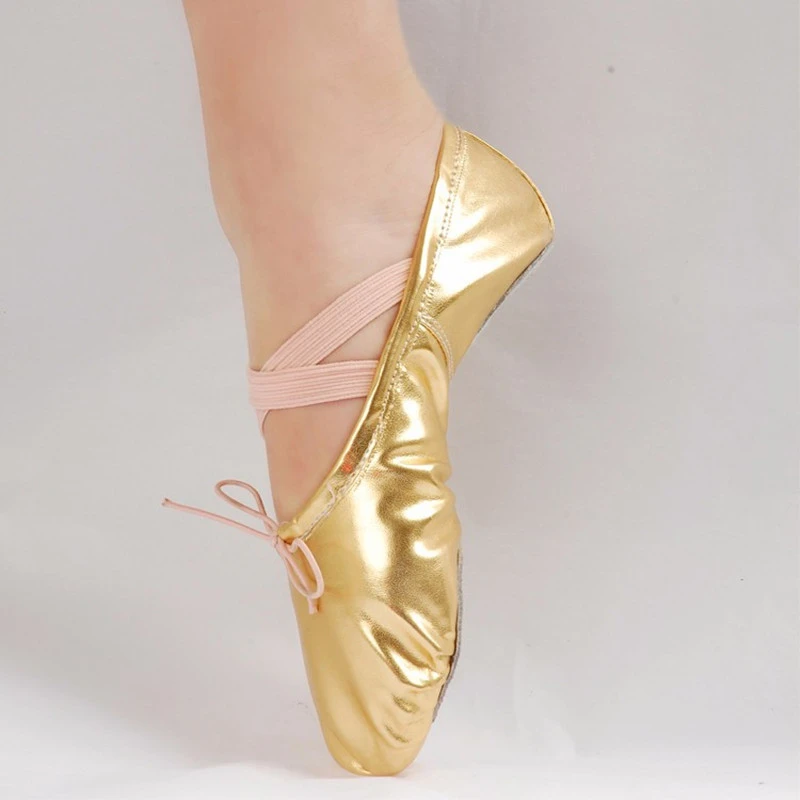 Купить пуанты для балета. Ballet Soft Shoes чешки. Балетные пуанты золотые. Пуанты для балета для девочек. Балетки для танцев золото.