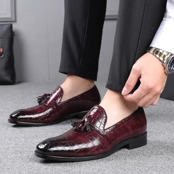 

2020 Fashion Brand Men's Business Dress Shoes High-quality Breathable Tassel Man Shoes Night Club Party Dress Shoes Plus Size 48