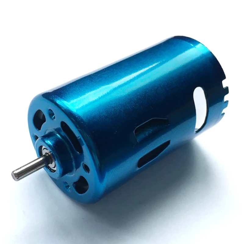 Vue de côté du moteur RS-550 DC montrant son boîtier métallique et son axe de rotation