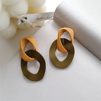 

2020 Geometric earrings fashion temperament contracted bump color earrings joker geometric distorted long earrings female