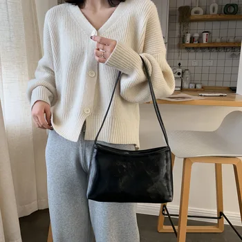 

2020 new high-quality PU leather commuter bag wild fashion ladies baguette underarm bag brand designer shoulder handbag trend