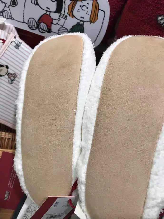 

Japanese-style Soft Christmas Snoopy Autumn And Winter Cute Couples Warm Mute Floor Slipper Men And Women Cotton-padded Shoes