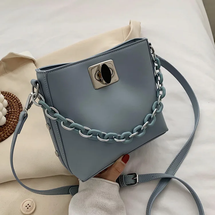 chain bucket bag