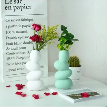 

European-style ceramic vase, table, home and office desktop decorations, creative and fashionable decoration gifts