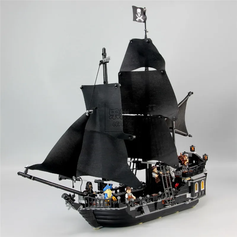 

Hot New 16006 Black Pearl Pirate Ship Legoings Puzzle Model Assembling Bricks Building Blocks Kit DIY Education Christmas Gifts