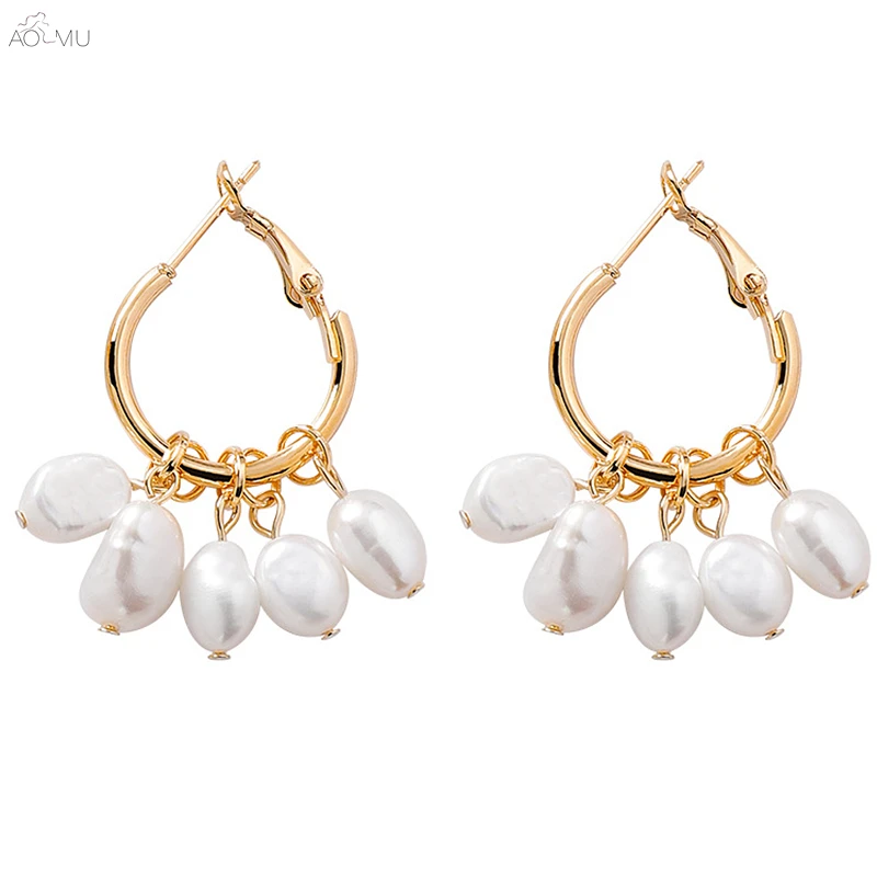

AOMU Fashion Metal Gold Geometric Round Crystal C Shape Simulated-Pearl Tassel Big Loop Hoop Earrings for Women Party Jewelry