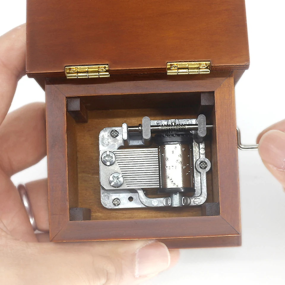 クラシック木製オルゴール かわいい木製アンティーク調の蓄音機型のオルゴール😊 Presenting the