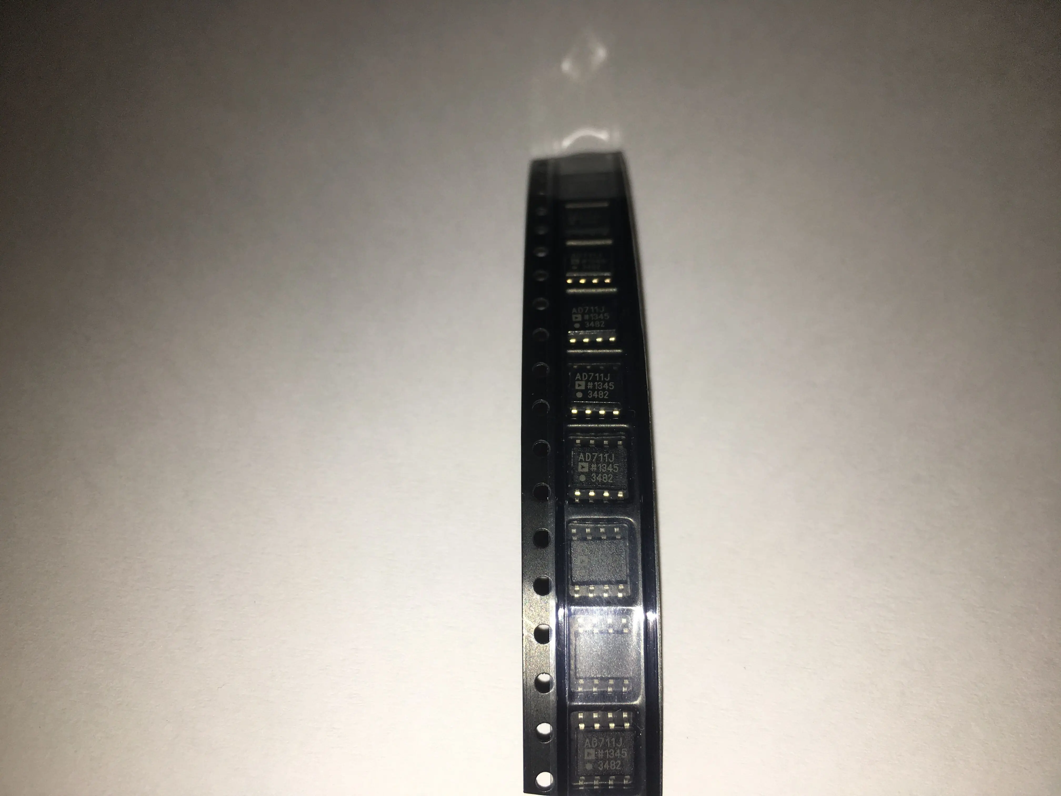 AD711JRZ AD711J новых химических веществ