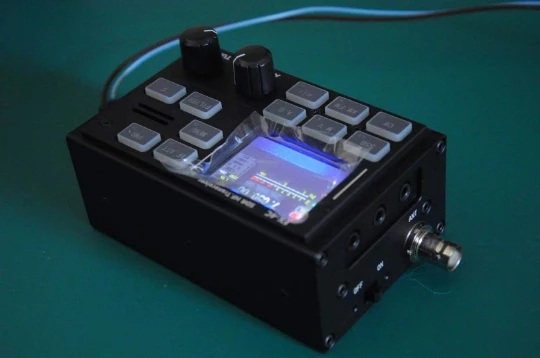 Mini 0.1-10W FX-4C HF SDR Amateur Radio Transceiver Transmit Power TX 3.5M-29MHz SSB / CW / AM / FM/ FT8  + Box best antenna bobcat miner Communications Antennas