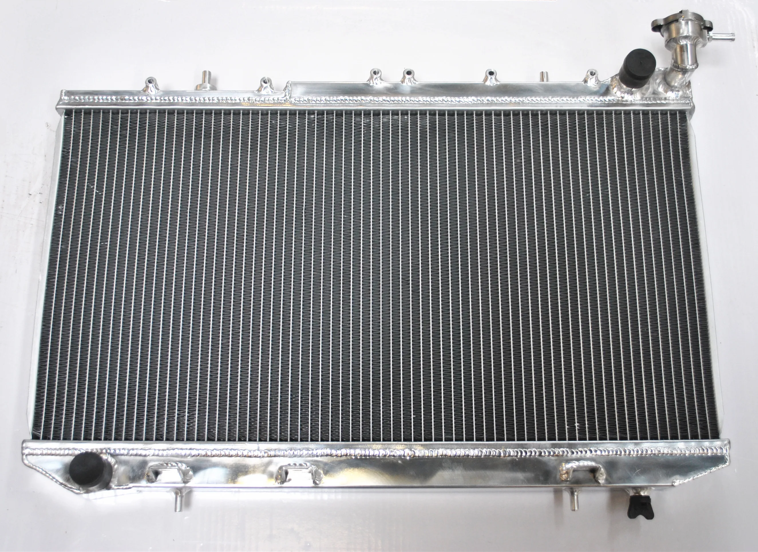 

All Aluminum Radiator Cooling for Nissan Primera P10 1.6 2.0 MT With Cap 1990 1991 1992 1993 1994 1995 1996