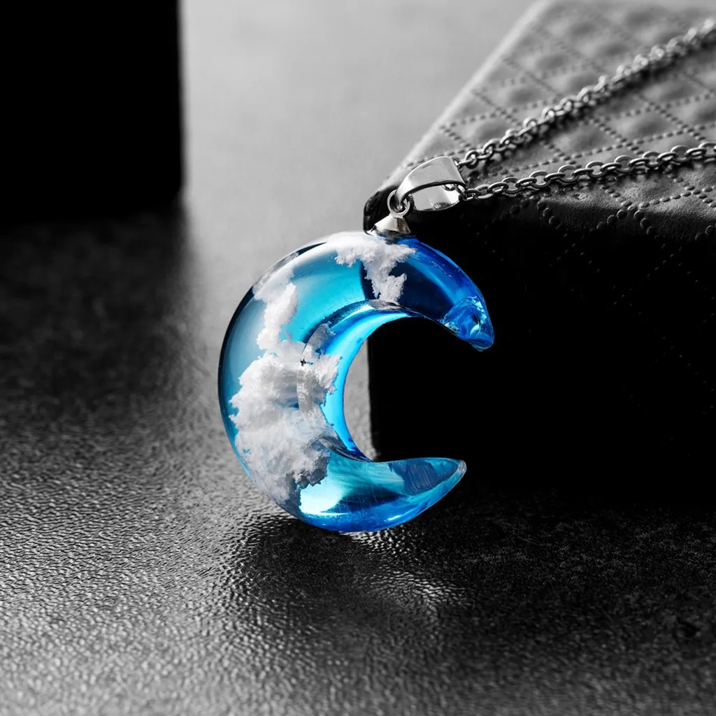 Женская элегантная природа Луна голубое небо белое облако Смола прозрачное ожерелье для женщин ювелирные изделия подарок ретро кулон сувениры