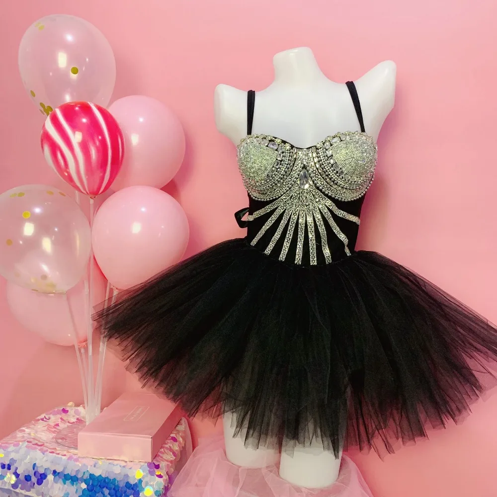 Пикантные серебряные стразы, Черный боди, короткая юбка, комплект одежды, плащ, наряд для танцев на день рождения, женский комплект одежды для певицы