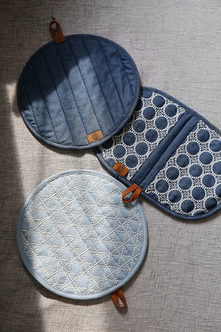 

Pot Holders Machine Embroidered