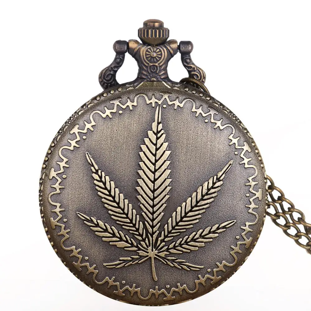 

Popular Retro Fashion Pocket Watches Men and Women Vintage Maple Leaf Pocket Watch Pendant Necklace Round Fob Watch