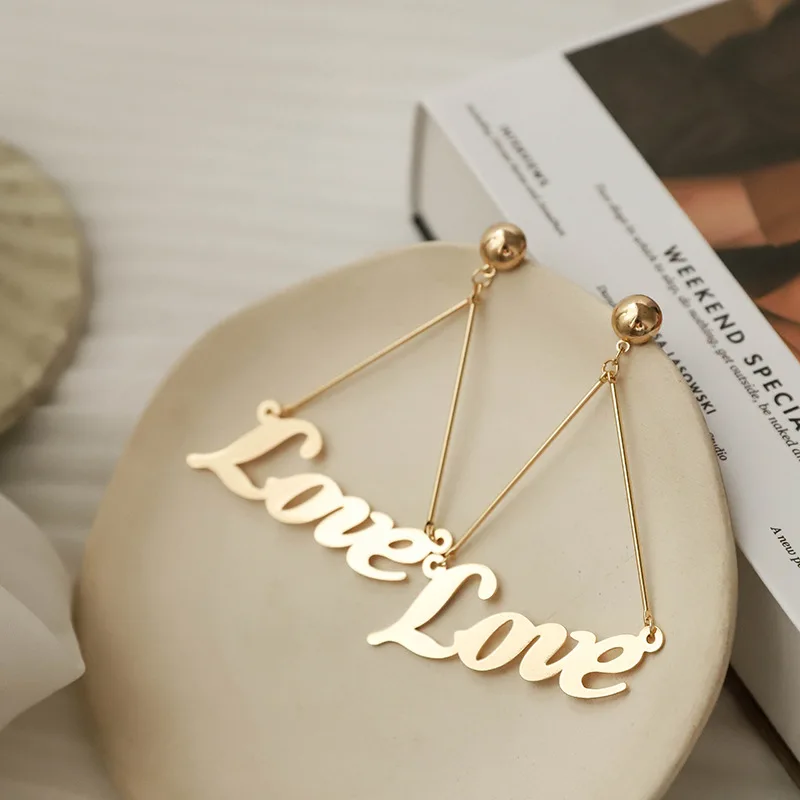 Новинка 2019 уникальный дизайн Золотые серьги с надписью Love большие